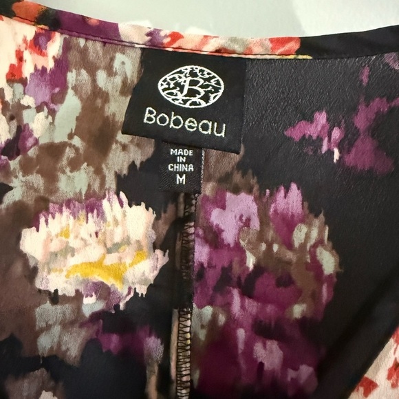 Bobeau floral wrap front short sleeve blouse EUC M - Picture 7 of 7